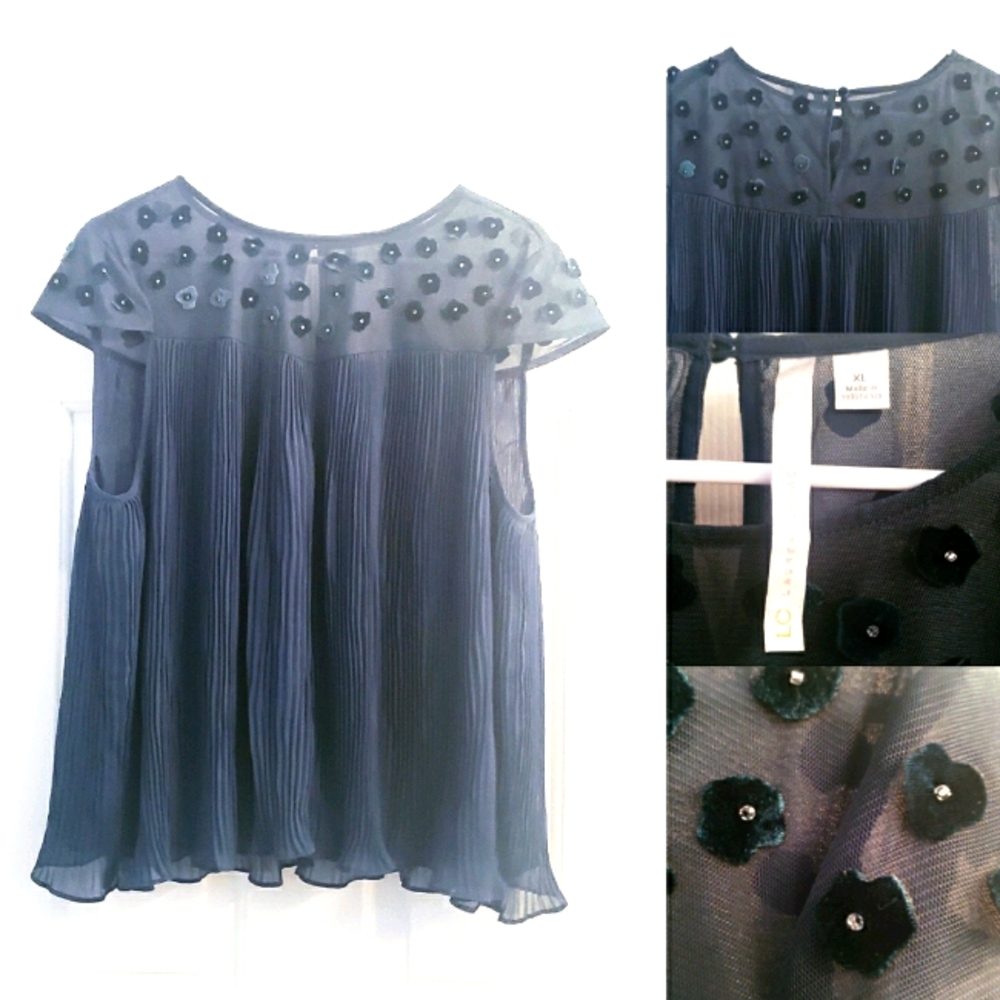 Gorgeous Flowy Top with Velvet Flower Details